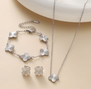 Clover Prémium elegáns ékszerszett Hover